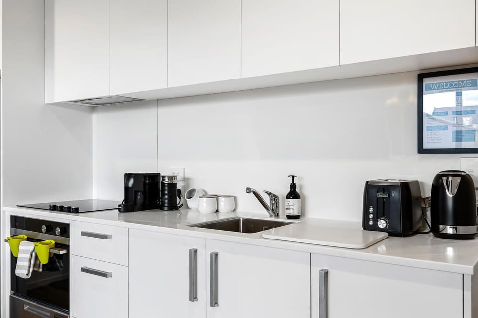 Coffee/tea facilities, Kitchen or kitchenette, minibar, stove, toaster