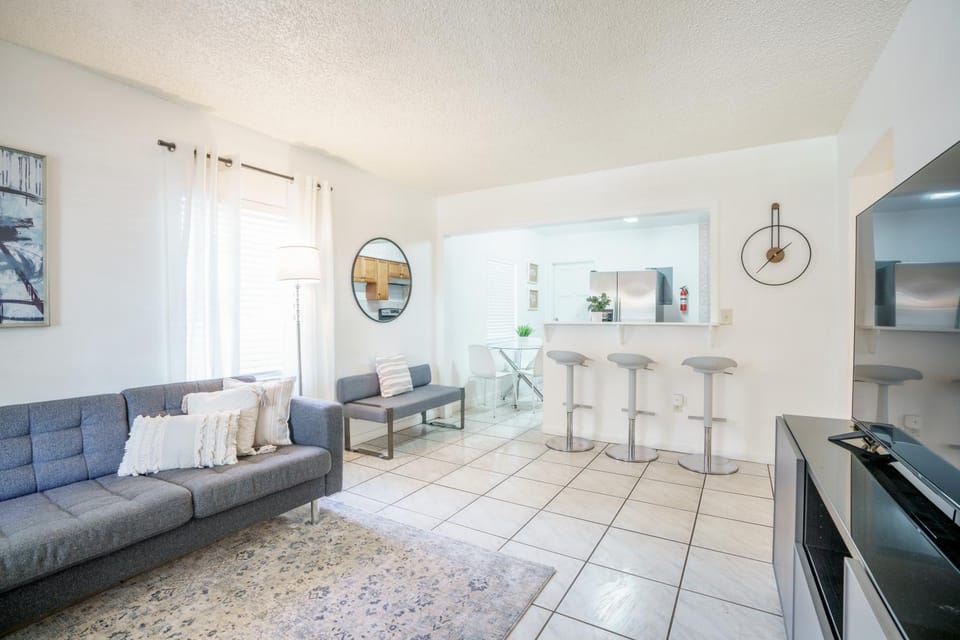 Modern 2 Bedroom in the Heart of Wynwood Art District Apartment in Miami