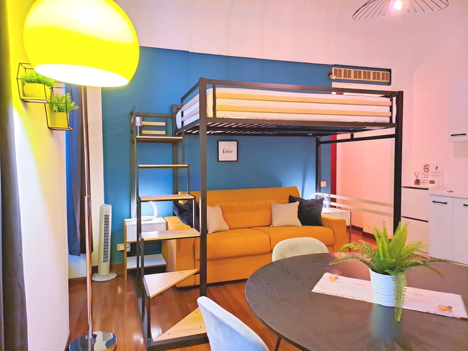 Bed, Photo of the whole room, Bedroom, stove, kitchen