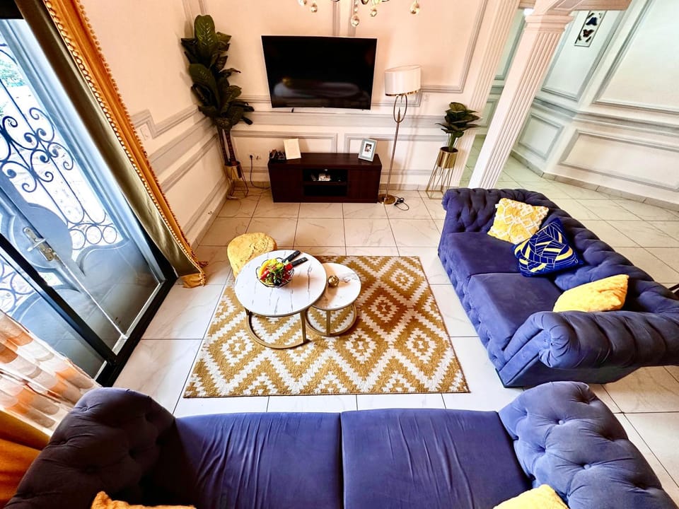 TV and multimedia, Living room, Seating area