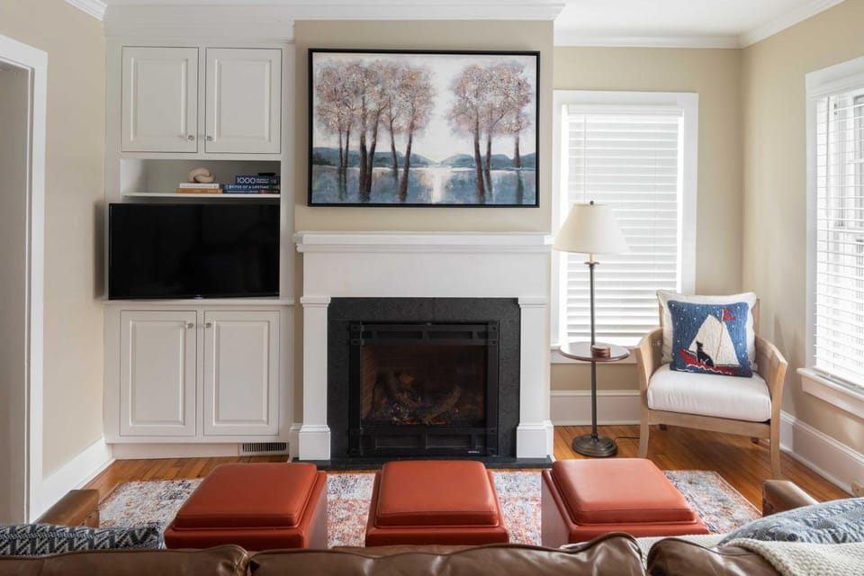 'Brooke House' In The Heart of Downtown w/ Patio! House in Lambertville