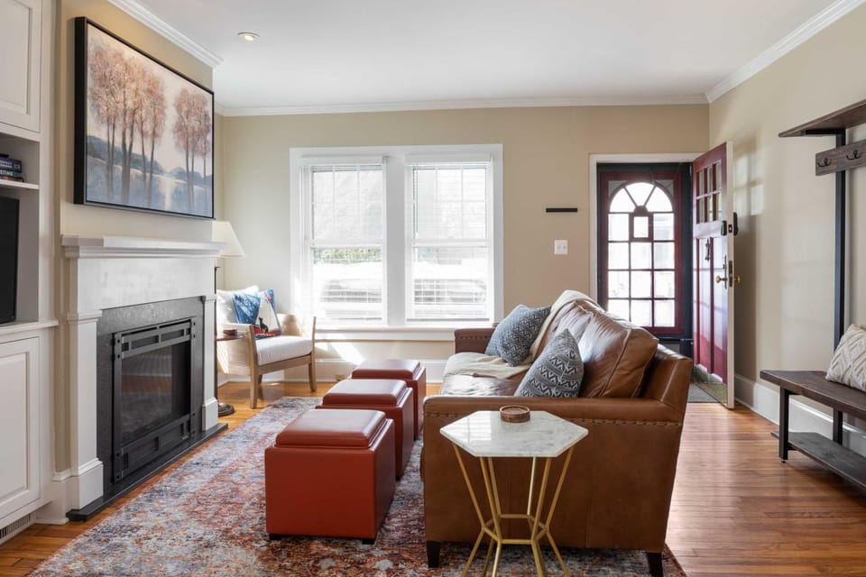 'Brooke House' In The Heart of Downtown w/ Patio! House in Lambertville