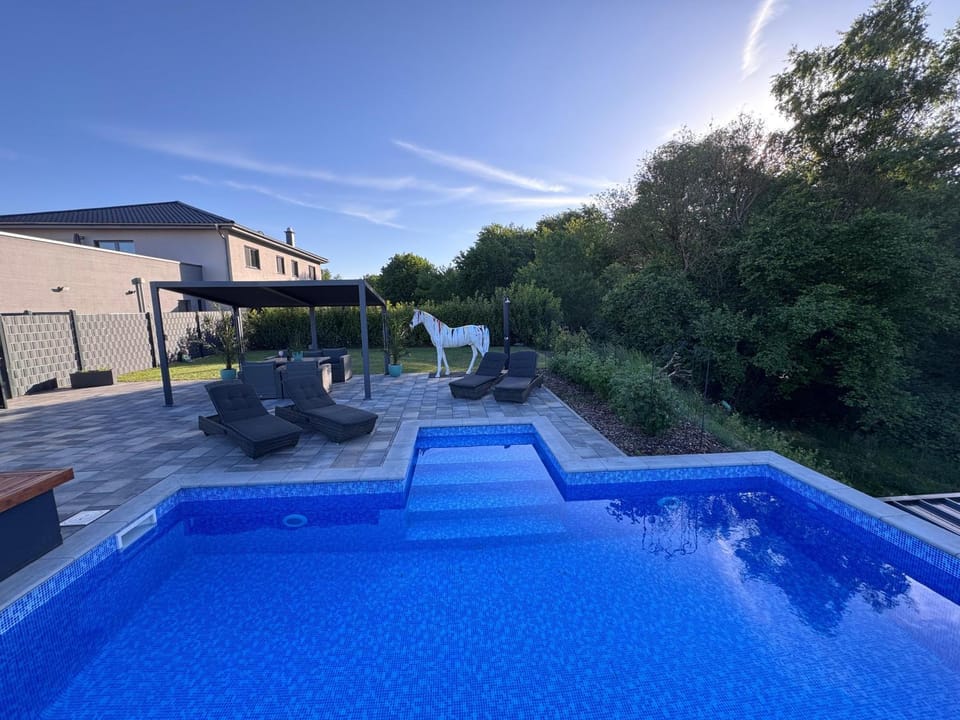 Garden, Swimming pool