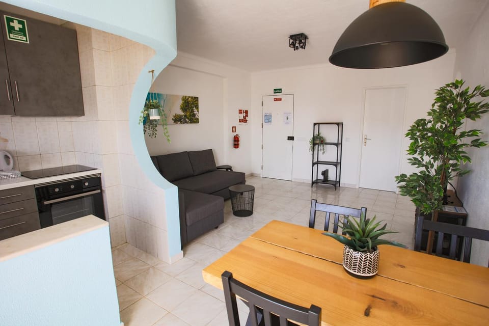Kitchen or kitchenette, Living room, Seating area, Dining area, Lunch, kitchen
