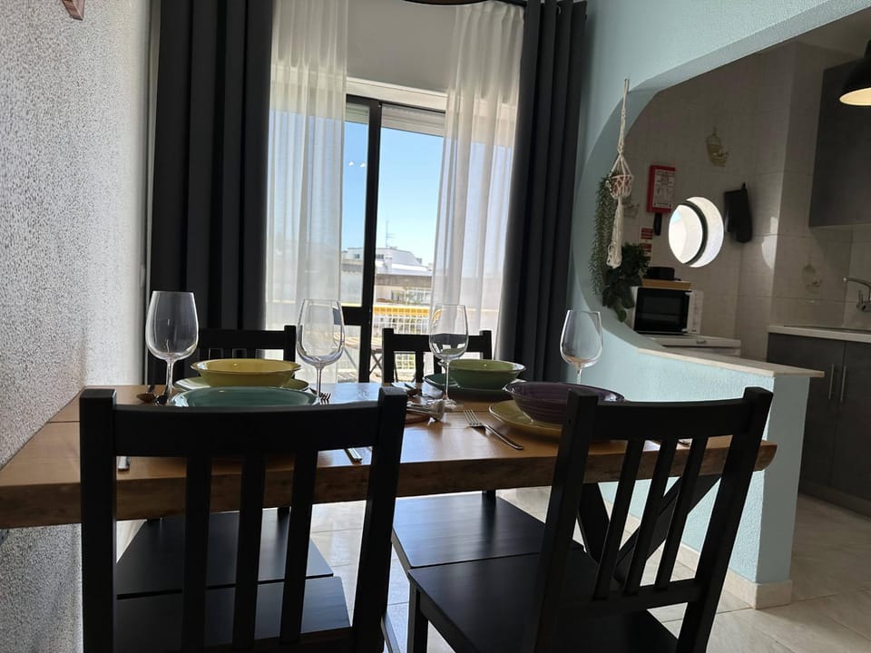 Dining area, Dinner, kitchen