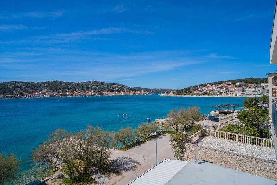 Nearby landmark, Sea view