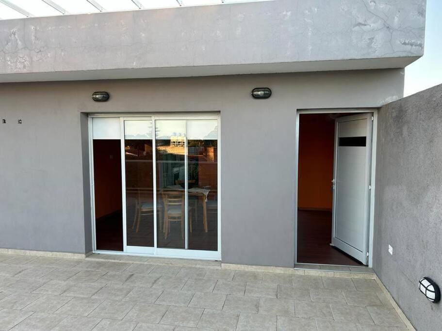 Facade/entrance, Balcony/Terrace