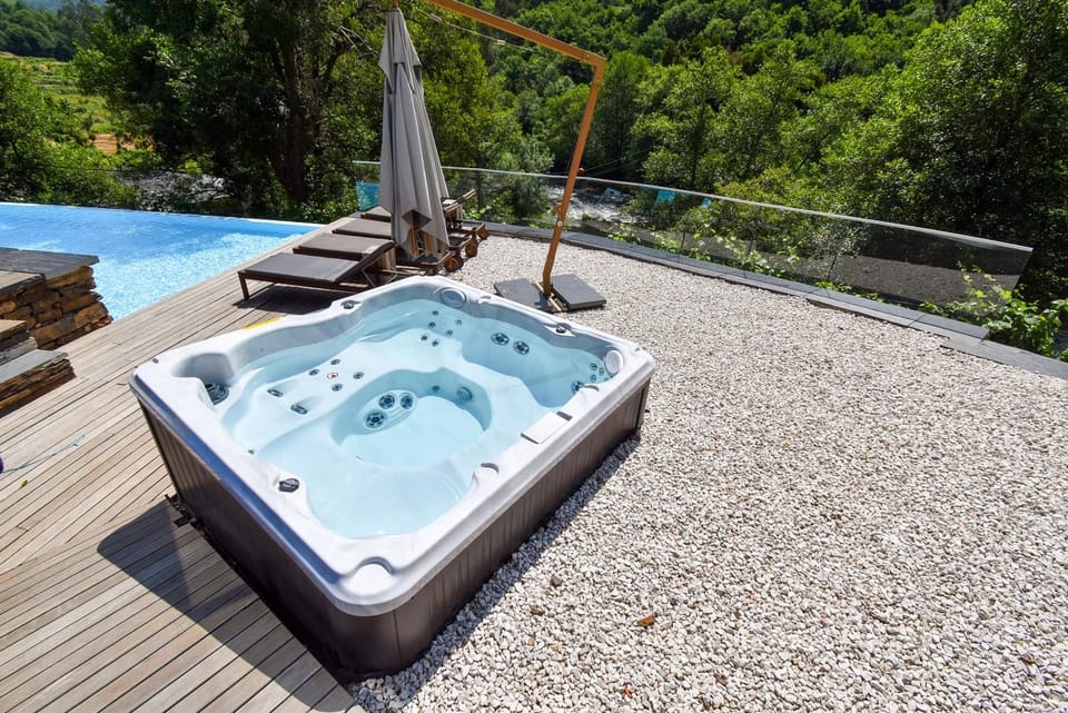 Natural landscape, Hot Tub, Hot Tub, Spa and wellness centre/facilities