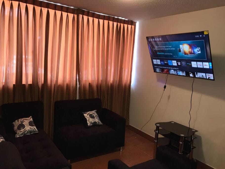 Communal lounge/ TV room