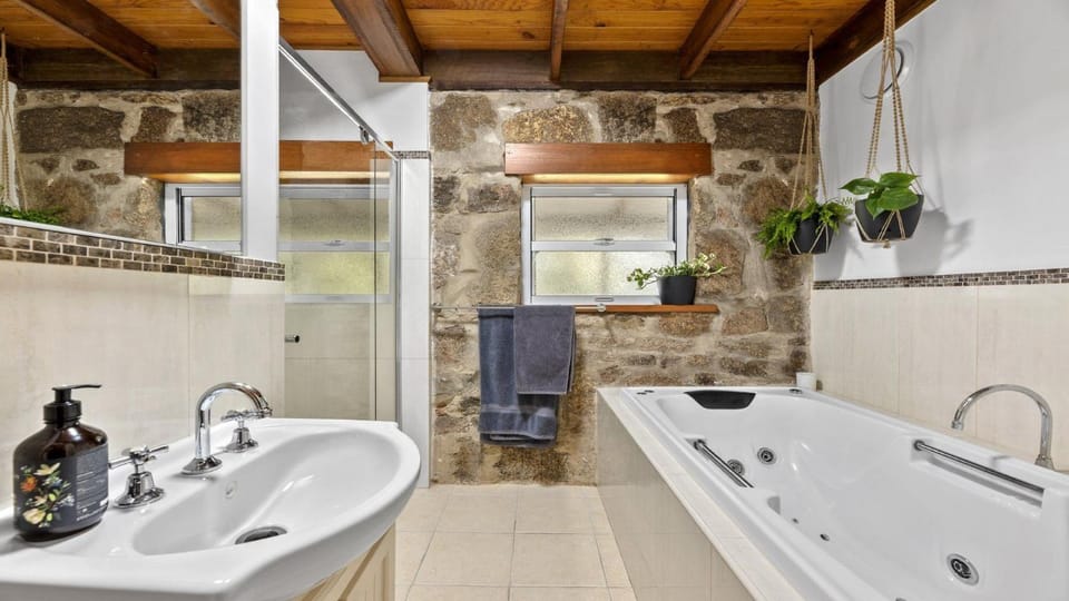 Shower, Hot Tub, Bathroom, Bath