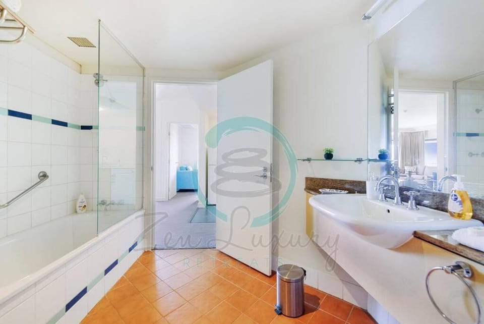 ZEN88 Esplanade: 3-BR Luxury Suite Near Waterfront Apartment in Darwin