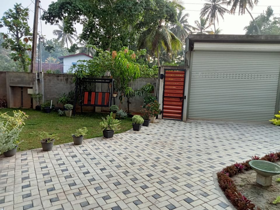 Facade/entrance, Garden view
