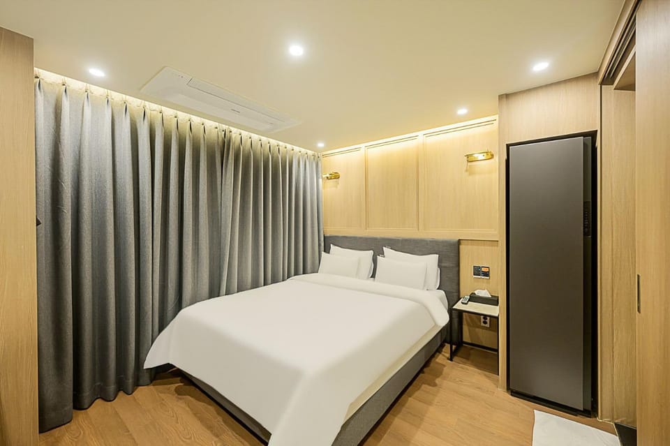 Bed, Bedroom, wardrobe