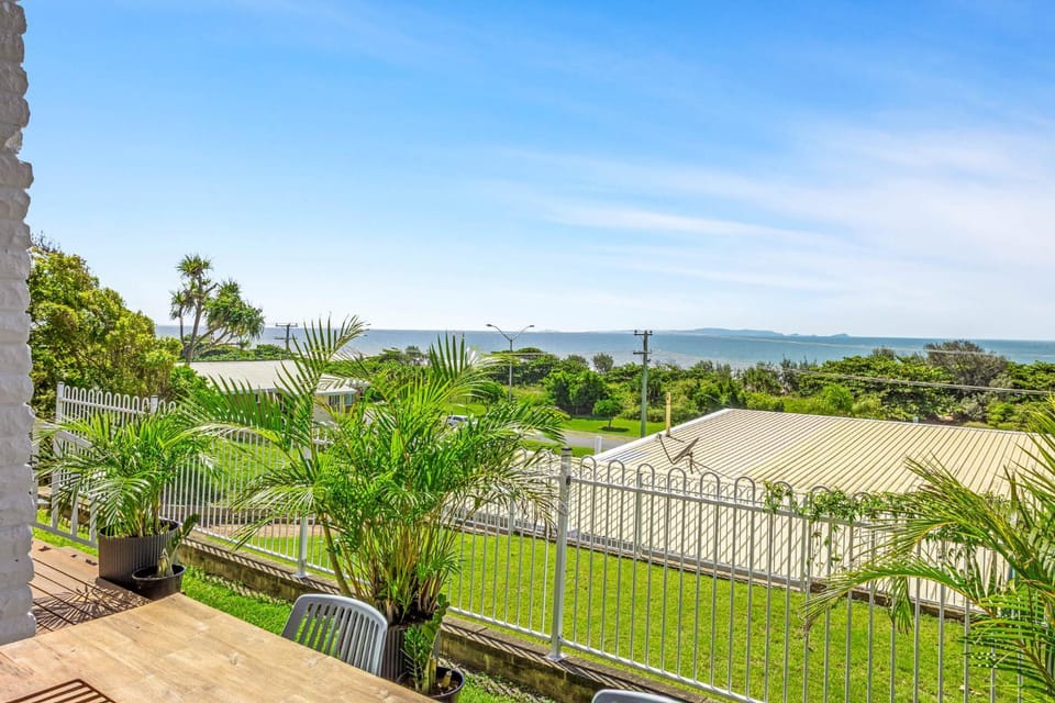 View (from property/room), View (from property/room), Balcony/Terrace, Balcony/Terrace, Seating area, Dining area, Beach, Beach, Sea view, Sea view, Entertainment, Dinner, Dinner