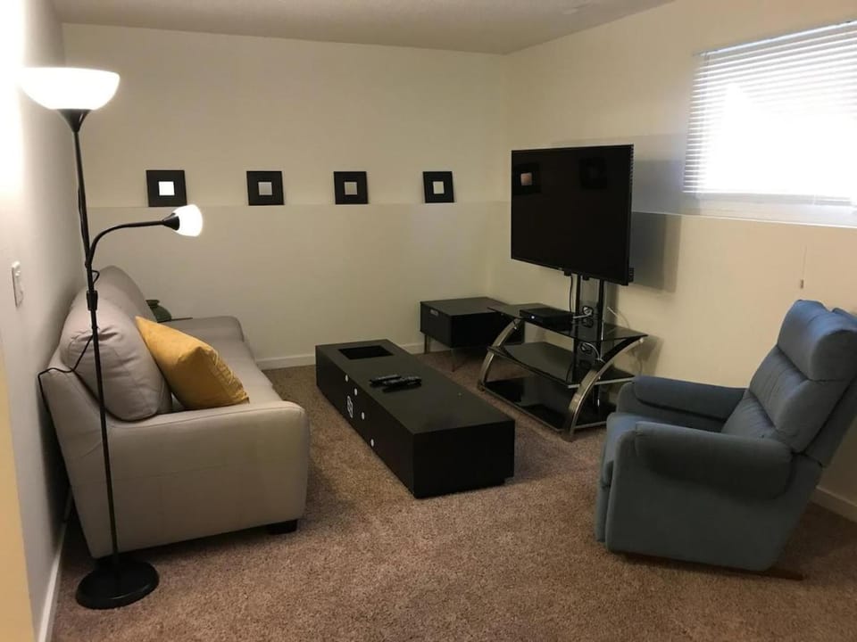 TV and multimedia, Living room, Seating area