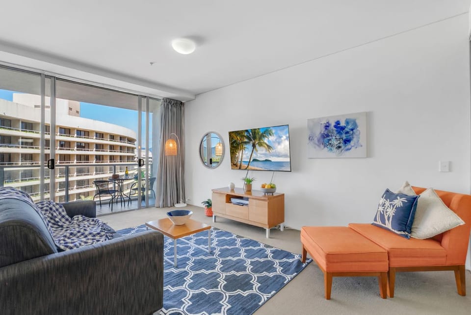Belle Escapes 703 Harbour Lights Cairns Apartment with water views Apartment in Cairns
