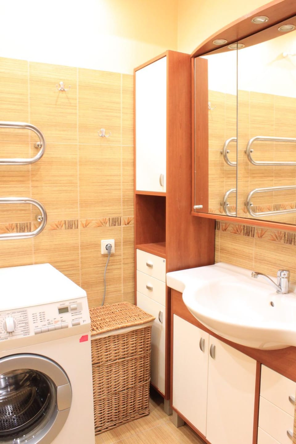 Shower, Bathroom, Bath, towels, washing machine