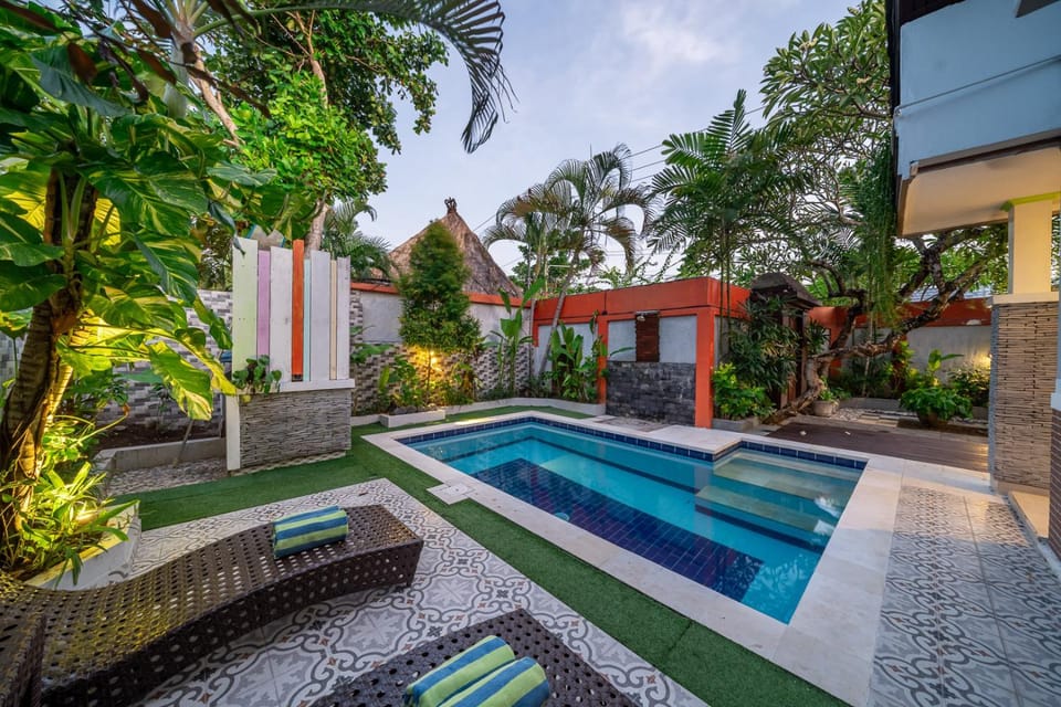 Property building, Pool view, Swimming pool, sunbed
