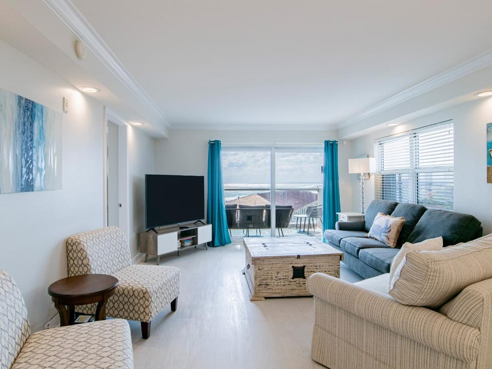 TV and multimedia, Balcony/Terrace, Living room, Seating area, Sea view, furniture