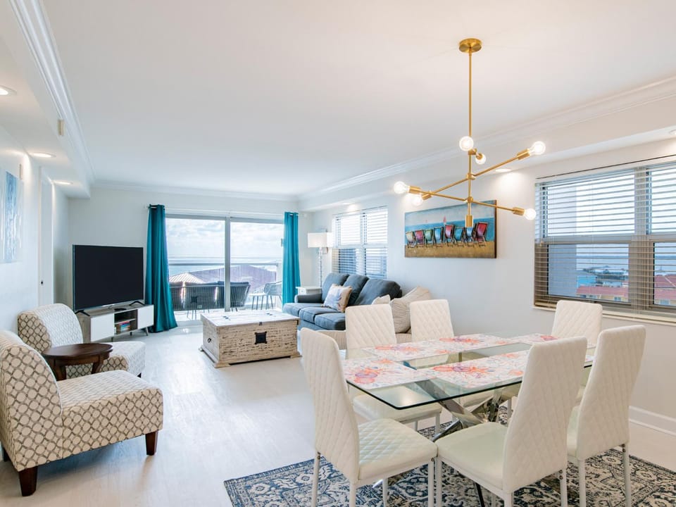 TV and multimedia, Balcony/Terrace, Living room, Seating area, Dining area, Sea view, furniture