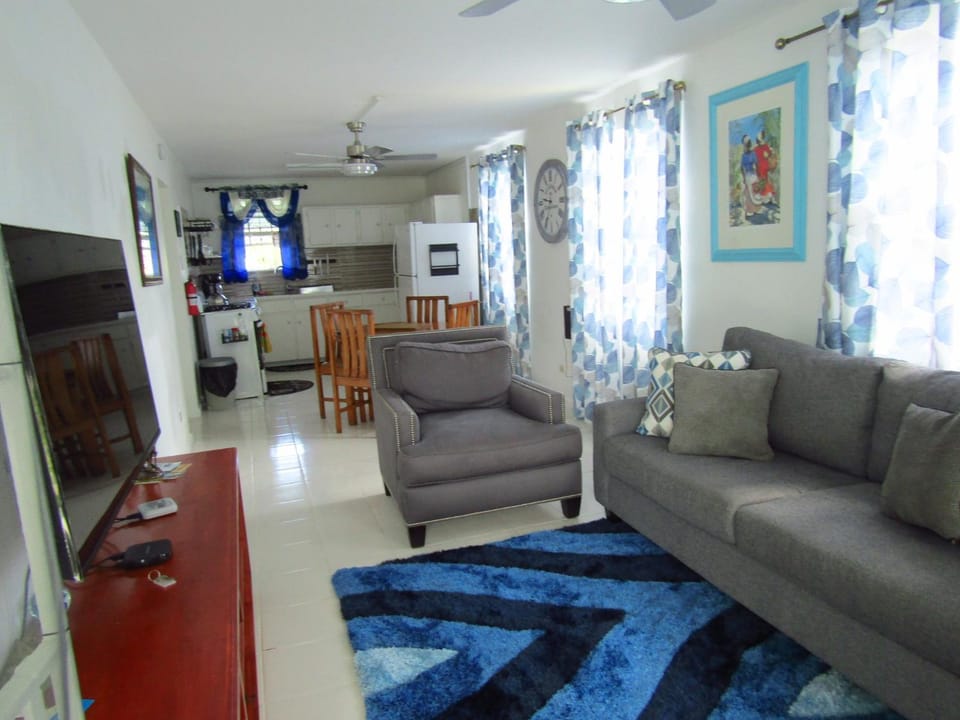 TV and multimedia, Living room, Dining area, fireplace
