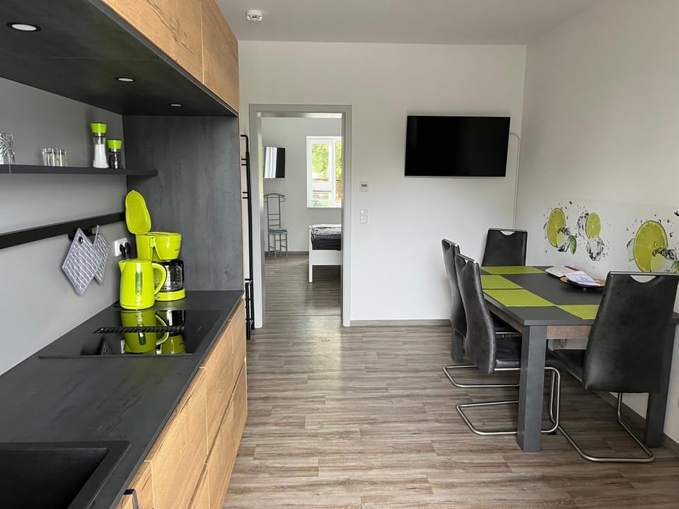 Kitchen or kitchenette, Seating area, Dining area