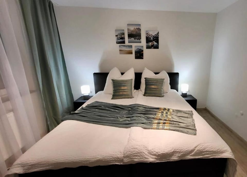 4Rooms Central-Modern near MTU with Balcony, The Beach by Lakescape FeWos Apartment in Friedrichshafen