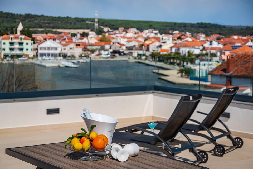 Food, Sea view