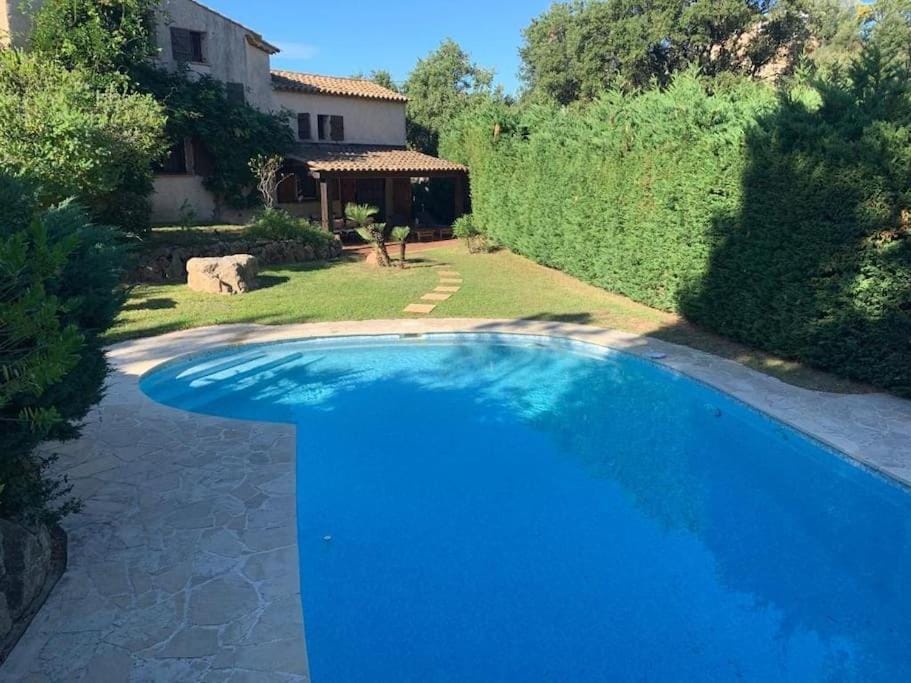 Spacious Villa with Pool and Fireplace Villa in Roquebrune-sur-Argens