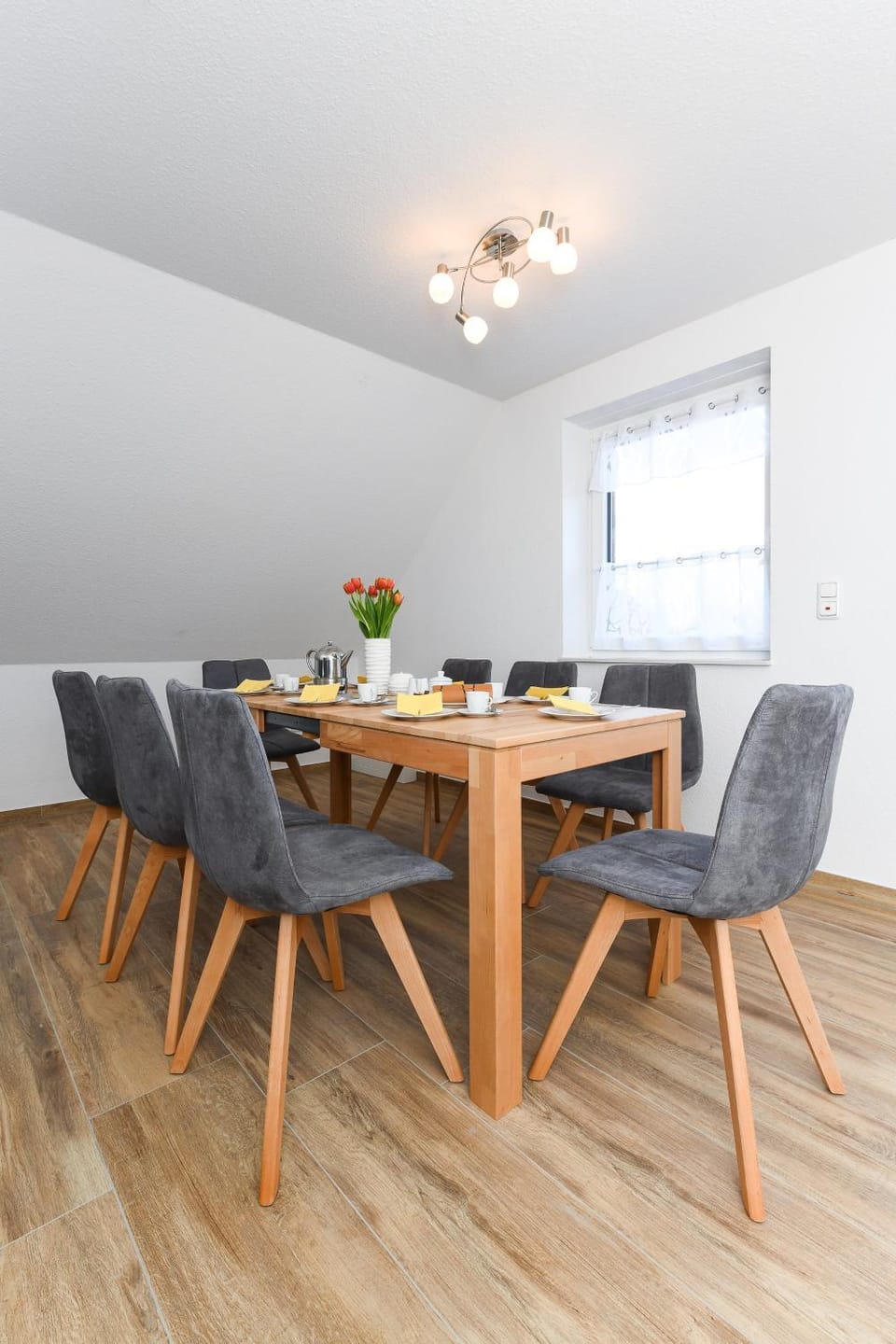 Seating area, Dining area