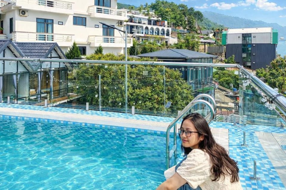 Day, Swimming pool