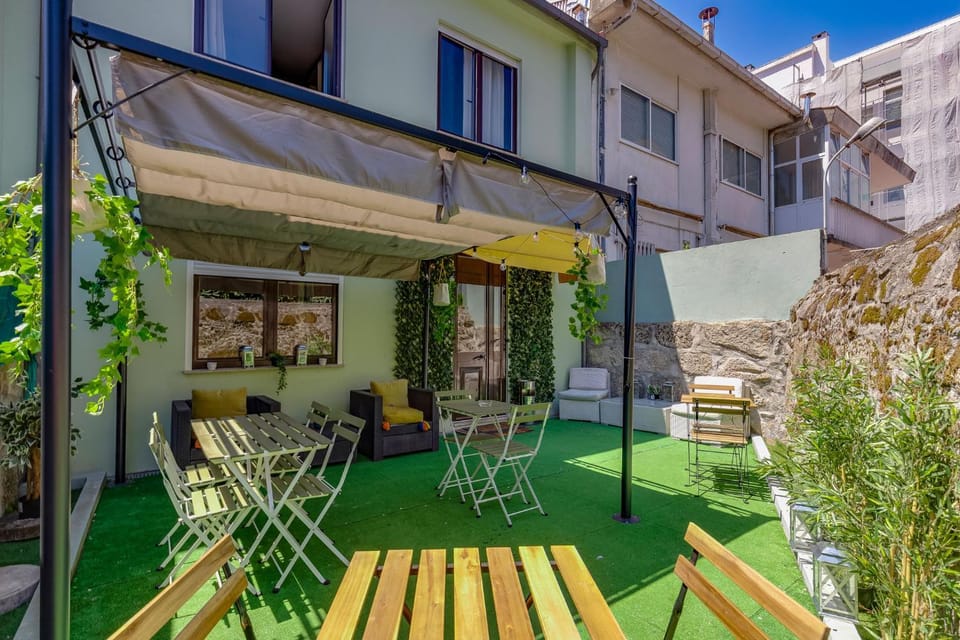 Property building, Patio, Garden, Garden view, sunbed