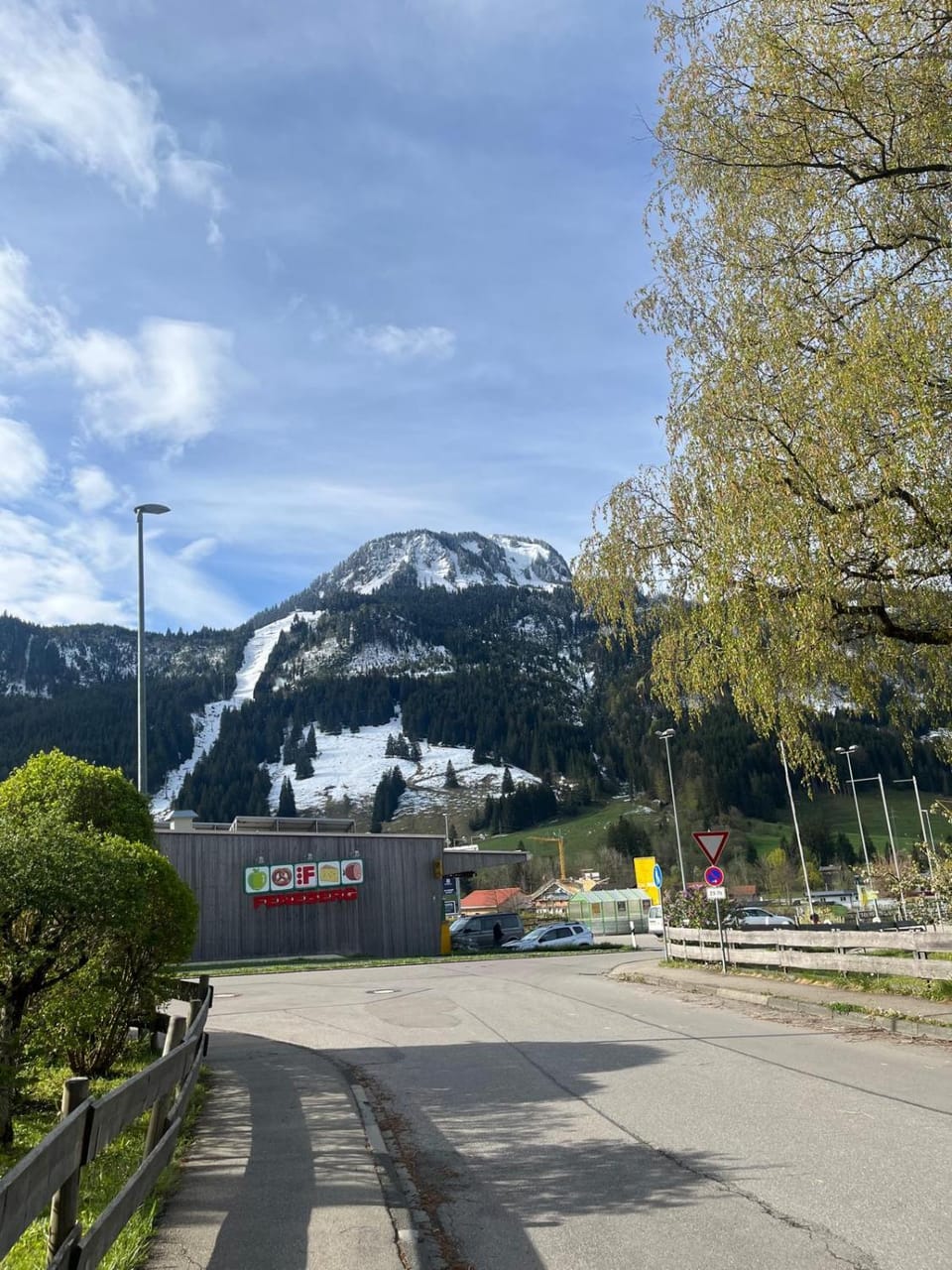 Neighbourhood, Natural landscape, Mountain view
