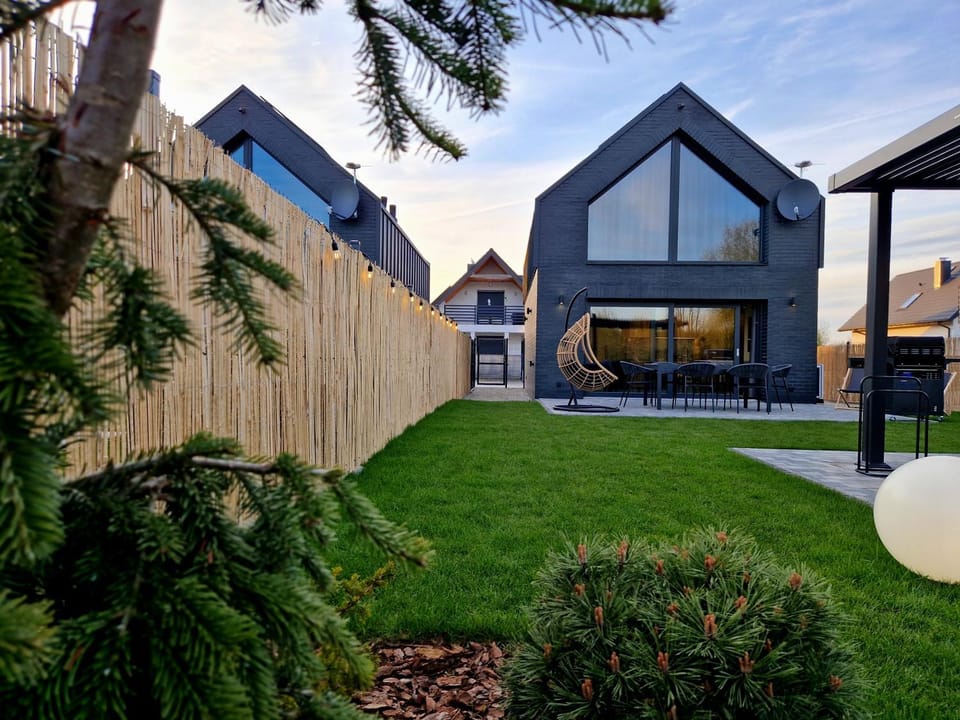 Property building, Garden view