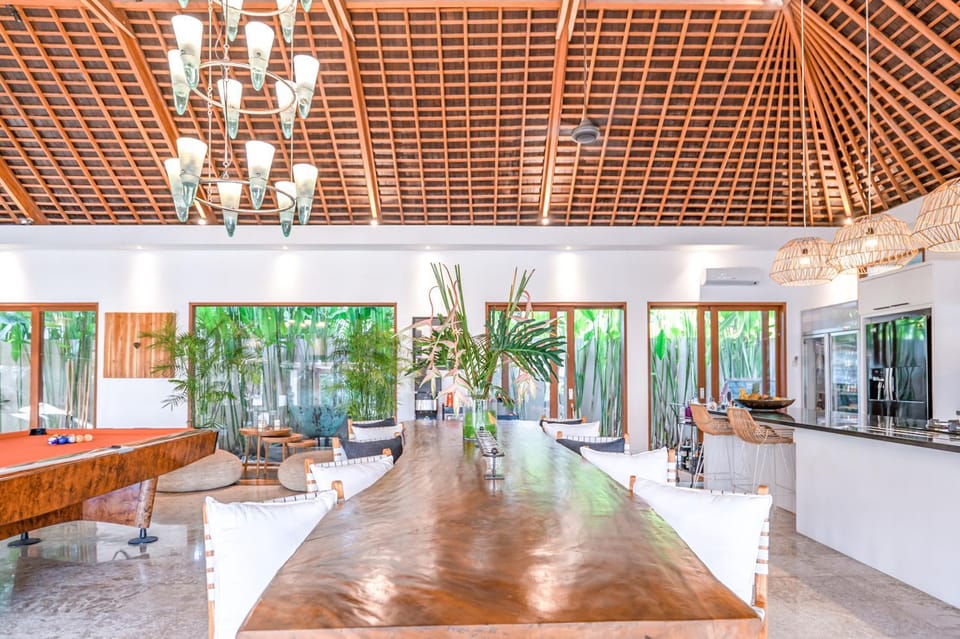 Living room, Dining area
