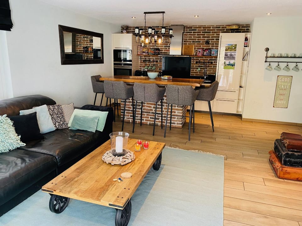 Communal lounge/ TV room, Living room