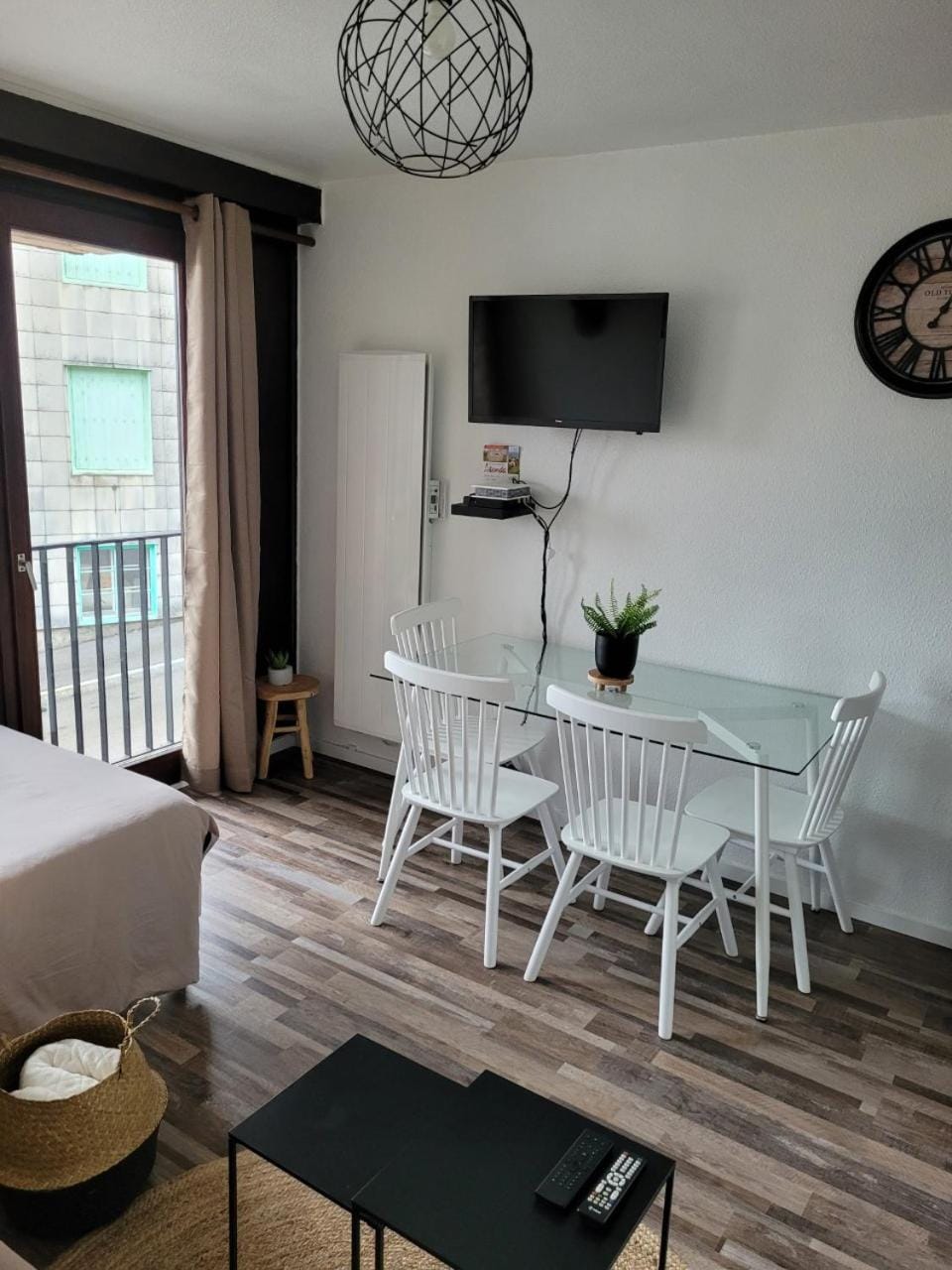 TV and multimedia, Dining area