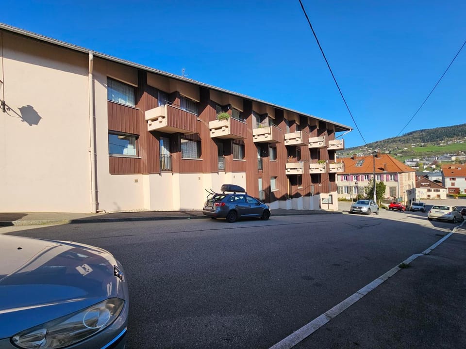 Property building, Location