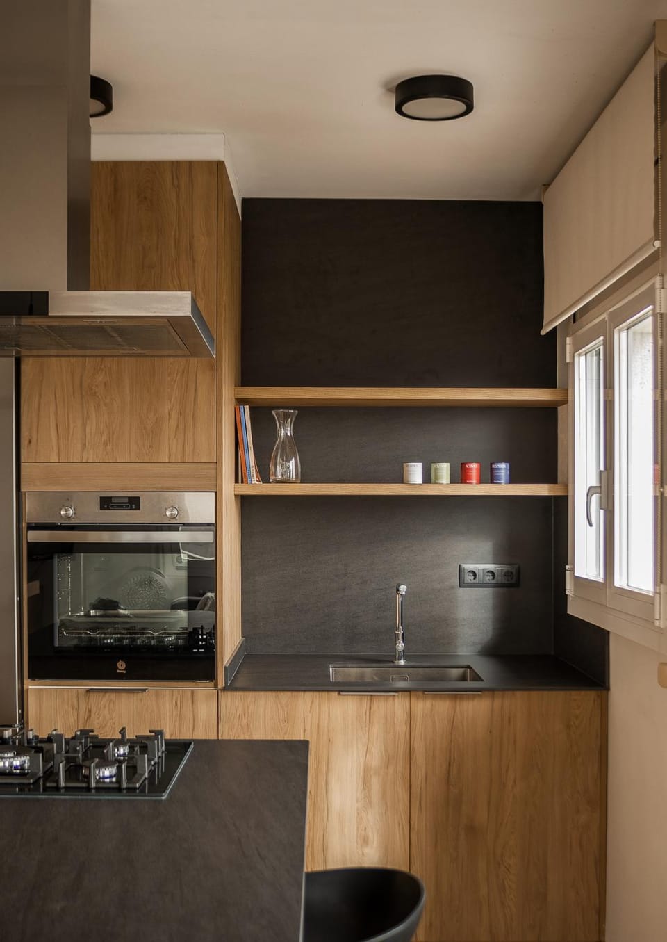 Kitchen or kitchenette, Lake view, oven, pet friendly, stove