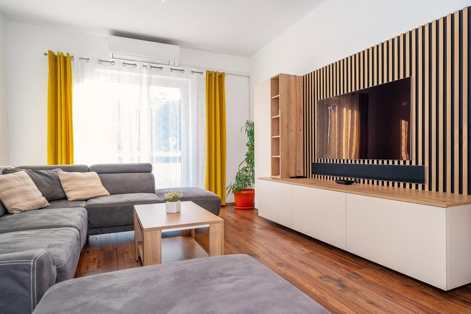 Communal lounge/ TV room, TV and multimedia, Living room, Seating area