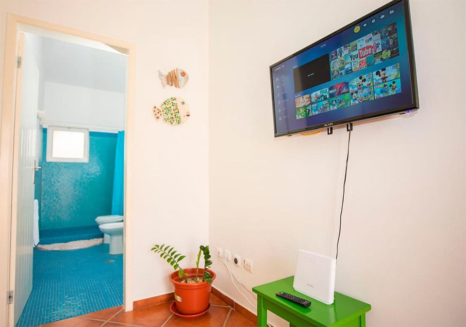 Bathroom, TV and multimedia