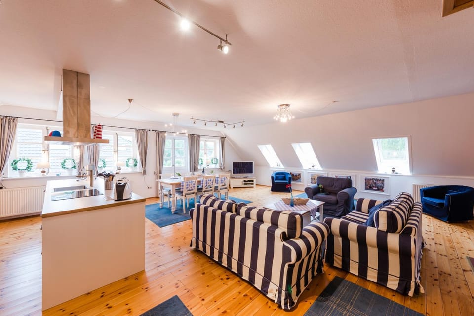Landhaus Greetsiel am Hafen "Kapitänsbrücke I" Apartment in Norden