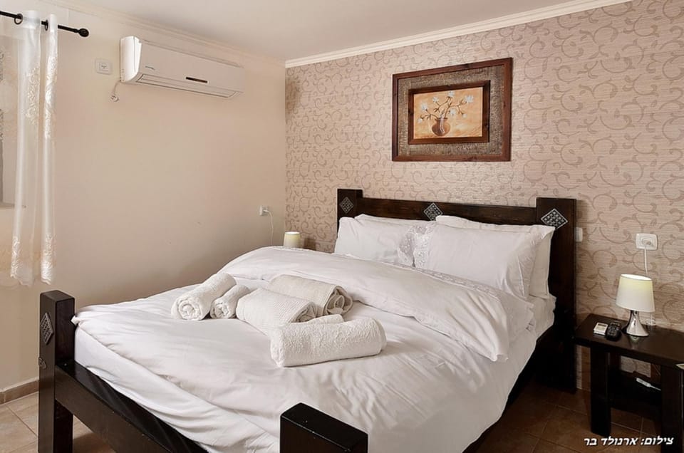 Bed, air conditioner