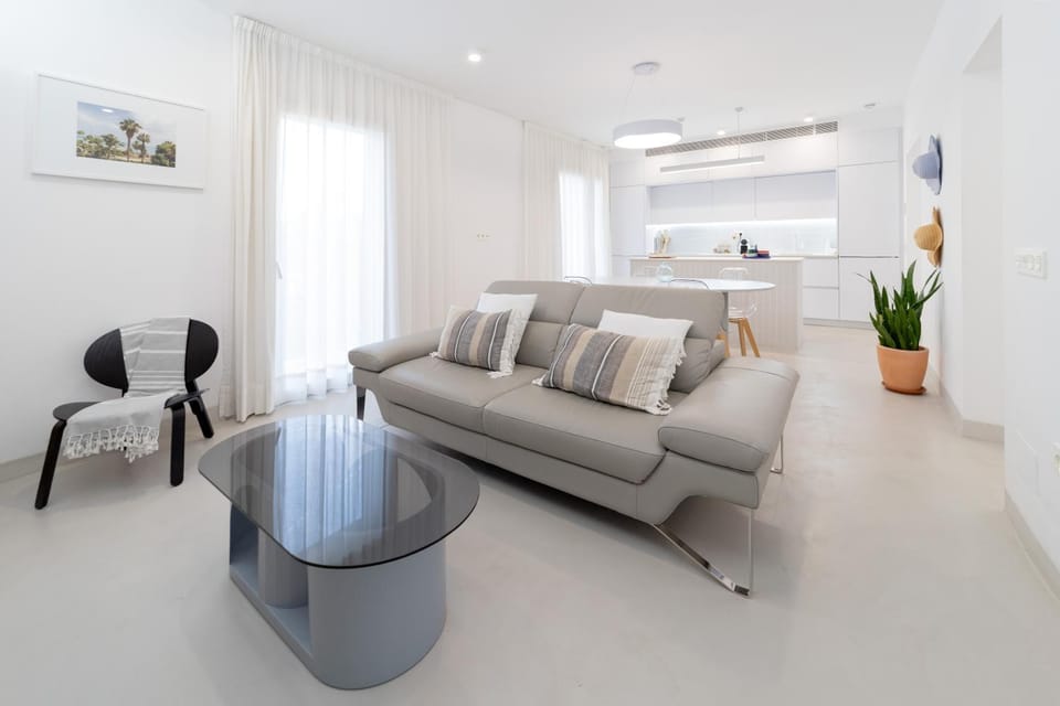 Communal lounge/ TV room, Balcony/Terrace, Kitchen or kitchenette, Living room, Dining area, Sea view, air conditioner