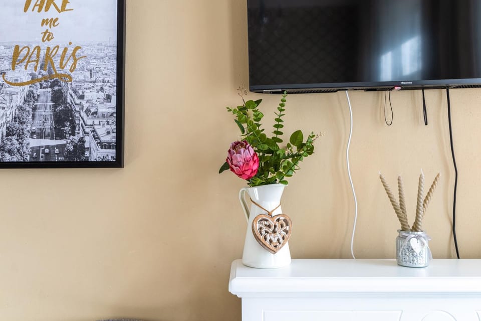 TV and multimedia, Decorative detail