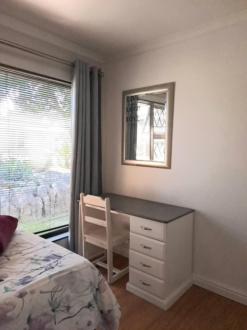 Cosy and Central Family Home Apartment in Cape Town