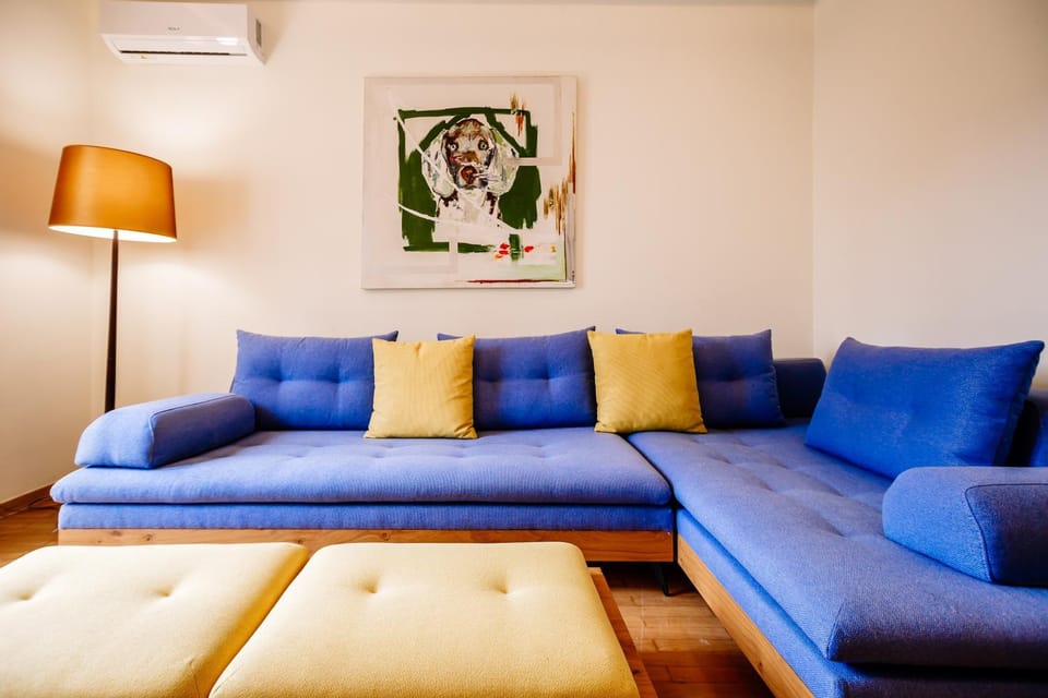 Living room, Seating area