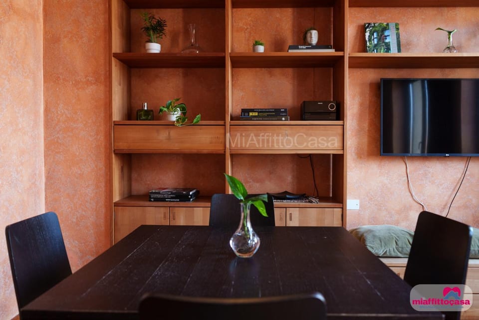 Communal lounge/ TV room, Dining area