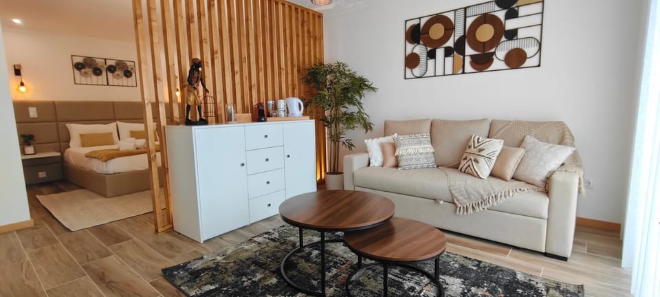 Bed, Coffee/tea facilities, Decorative detail, Bedroom