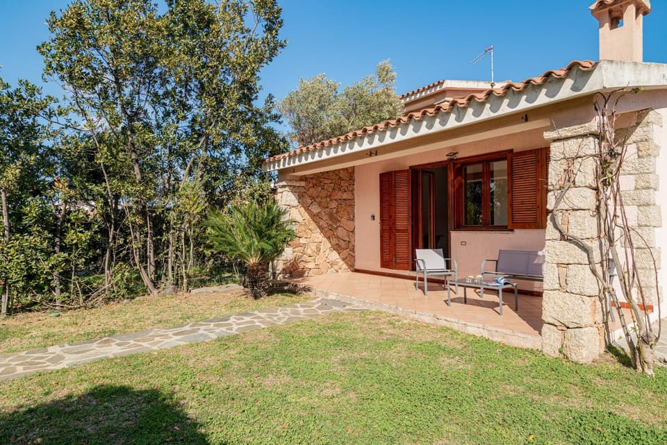 Property building, Facade/entrance, Off site